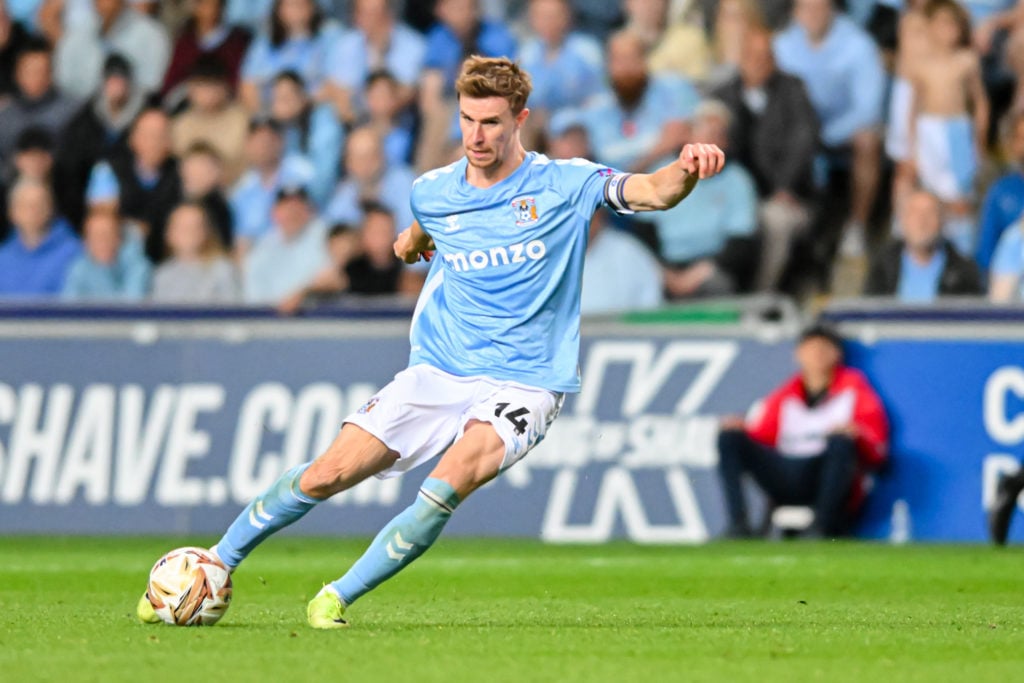 Wrexham vs Coventry, 03h00 ngày 01/11