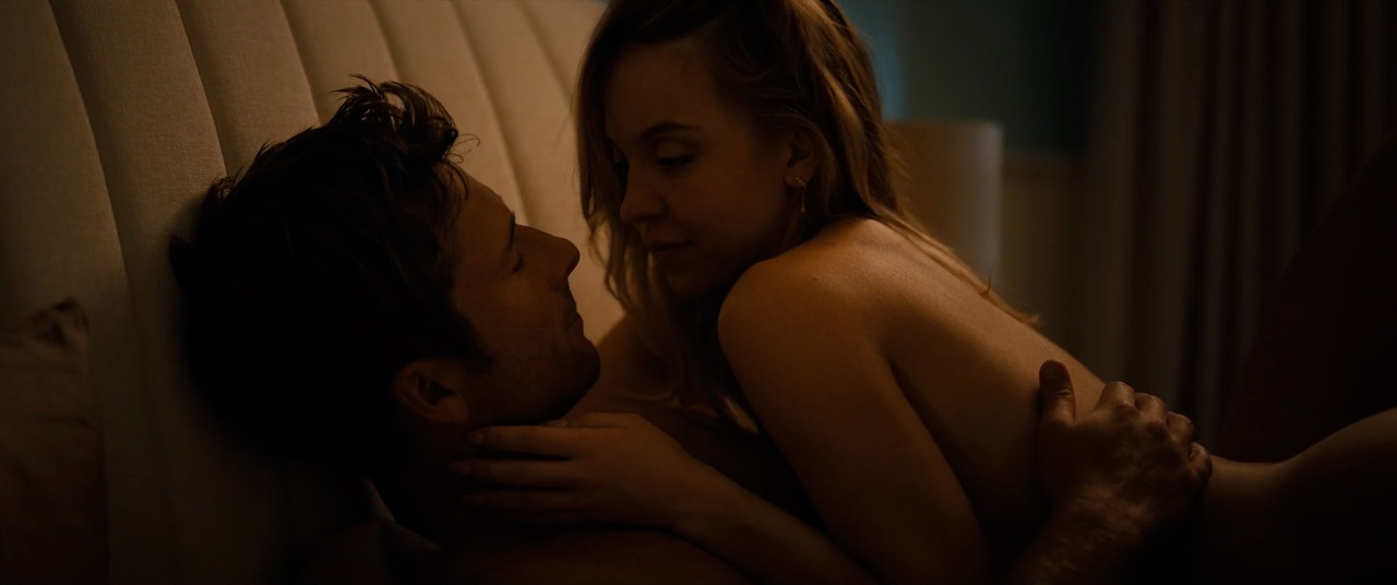 Sydney.Sweeney_Anyone.But.You.00_01_14_20.Still016