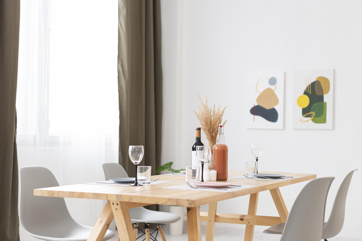 Kitchen & Dining