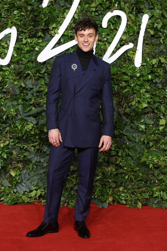 British Fashion Awards 2021, i look sul red carpet