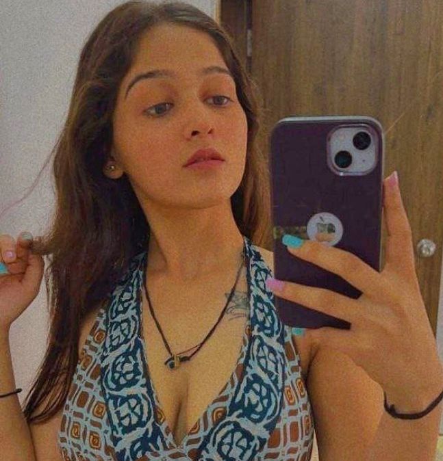 Isha modi hot insta model live rubbing her boob closeup