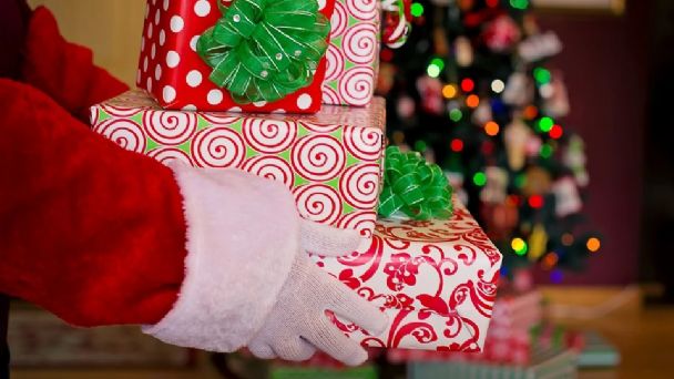 En Roma, un sujeto se disfraza de Santa Claus para cometer varios robos