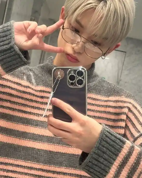 385ebcf4aaa0a24fec6cc45eb2649cc9_copy_588x737