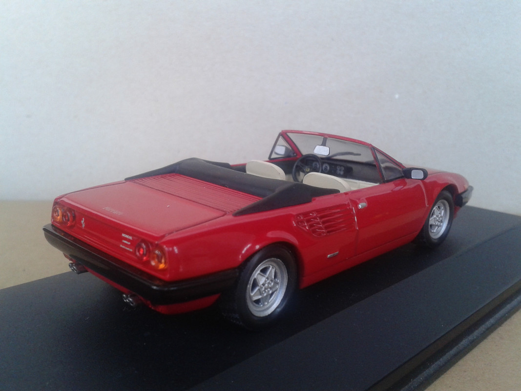 1983 Ferrari Mondial Quattrovalvole Cabrio (Ixo - nº 47 Ferrari RBA) (4)