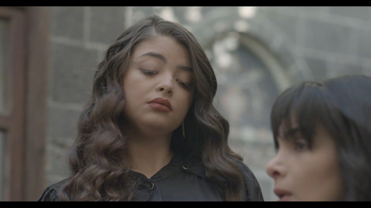 Jawqat.Aziza.S01E10.1080p.SHAHID.WEB-DL.AAC2.0.H.264.mkv_snapshot_38.42.033