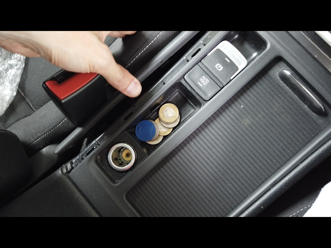 VW-Golf-MK7-5G_Rear-USB-ports_07