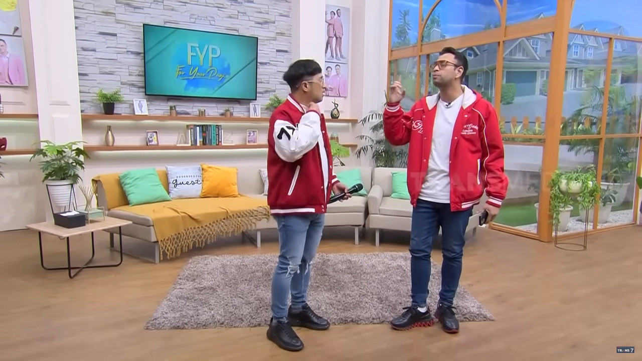 Momen Raffi Ahmad menceritakan alasan Rafathar menolak tawaran Erick Thohir untuk jadi player escort dalam laga antara Timnas Indonesia vs Argentina.