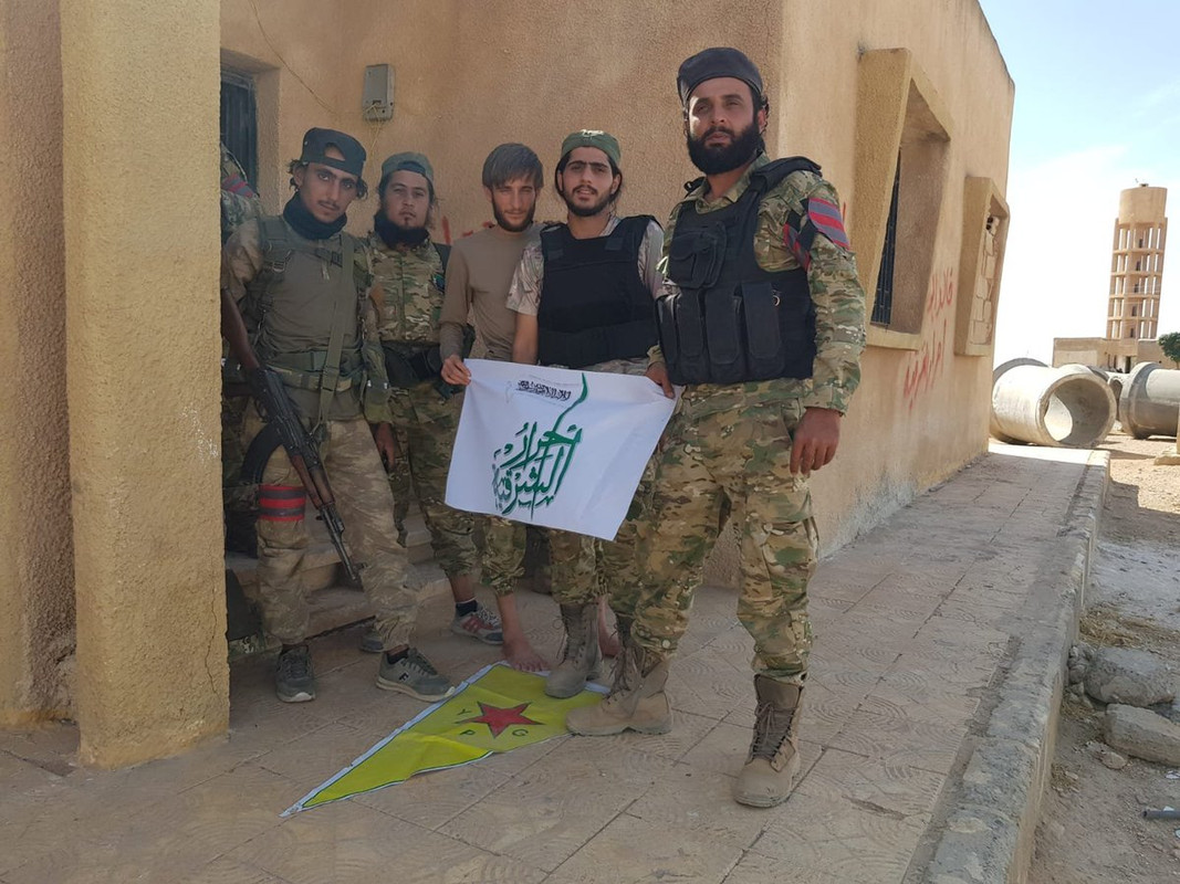 EGq7-Oyk-Wk-AADJSR.jpg