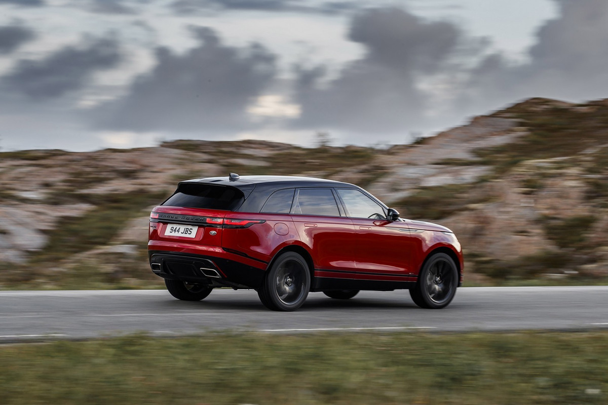 2019 Range Rover Velar R-Dynamic HSE Black Pack (9)