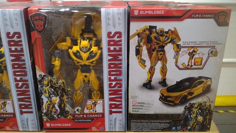 Transformers The Last Knight - In-Package Images