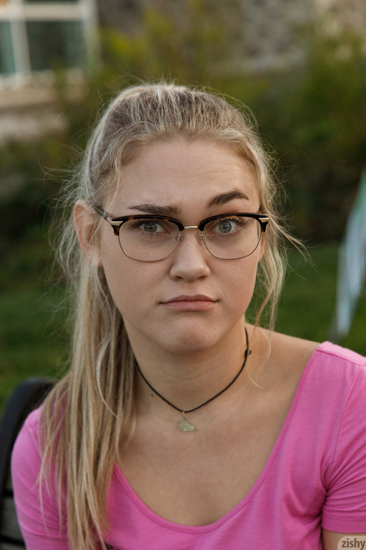 full_003_0945431334459829