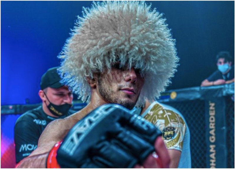 Един от най-добрите млади таланти в ММА подписа с UFC