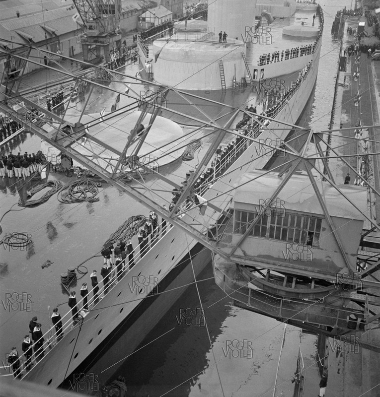 ЛК  Richelieu Lancement du cuirassé  Richelieu. Brest (Finistère), janvier 1939. -6
