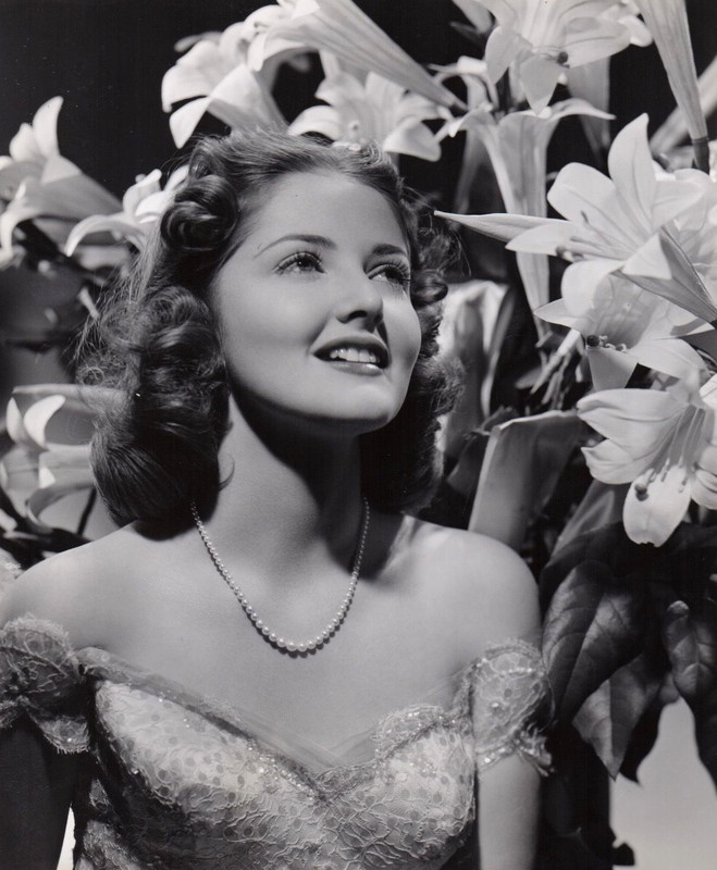 Martha_Vickers_a33