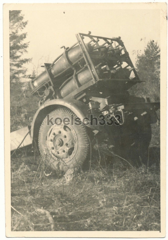 Foto Nebeltruppe Nebelwerfer Raketen Werfer Abt. 102 Anhänger Lafette Ukraine