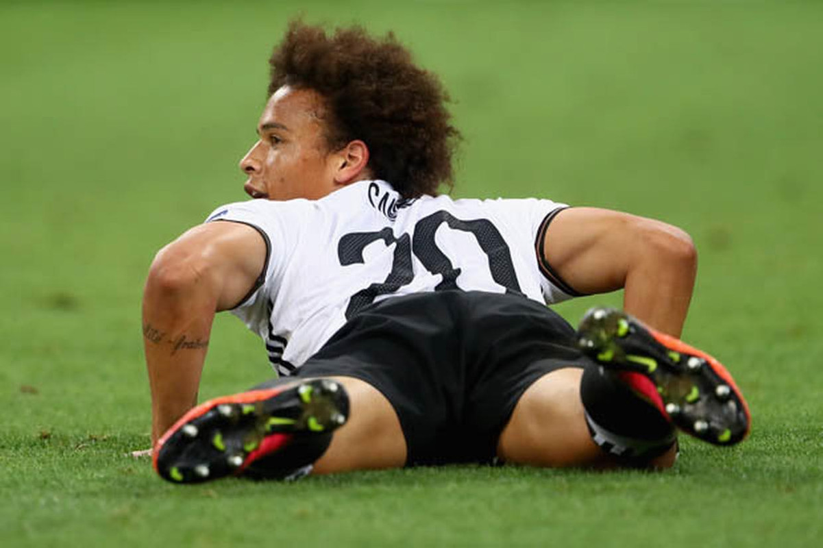 famousmales > Leroy Sané - Shirtless collection