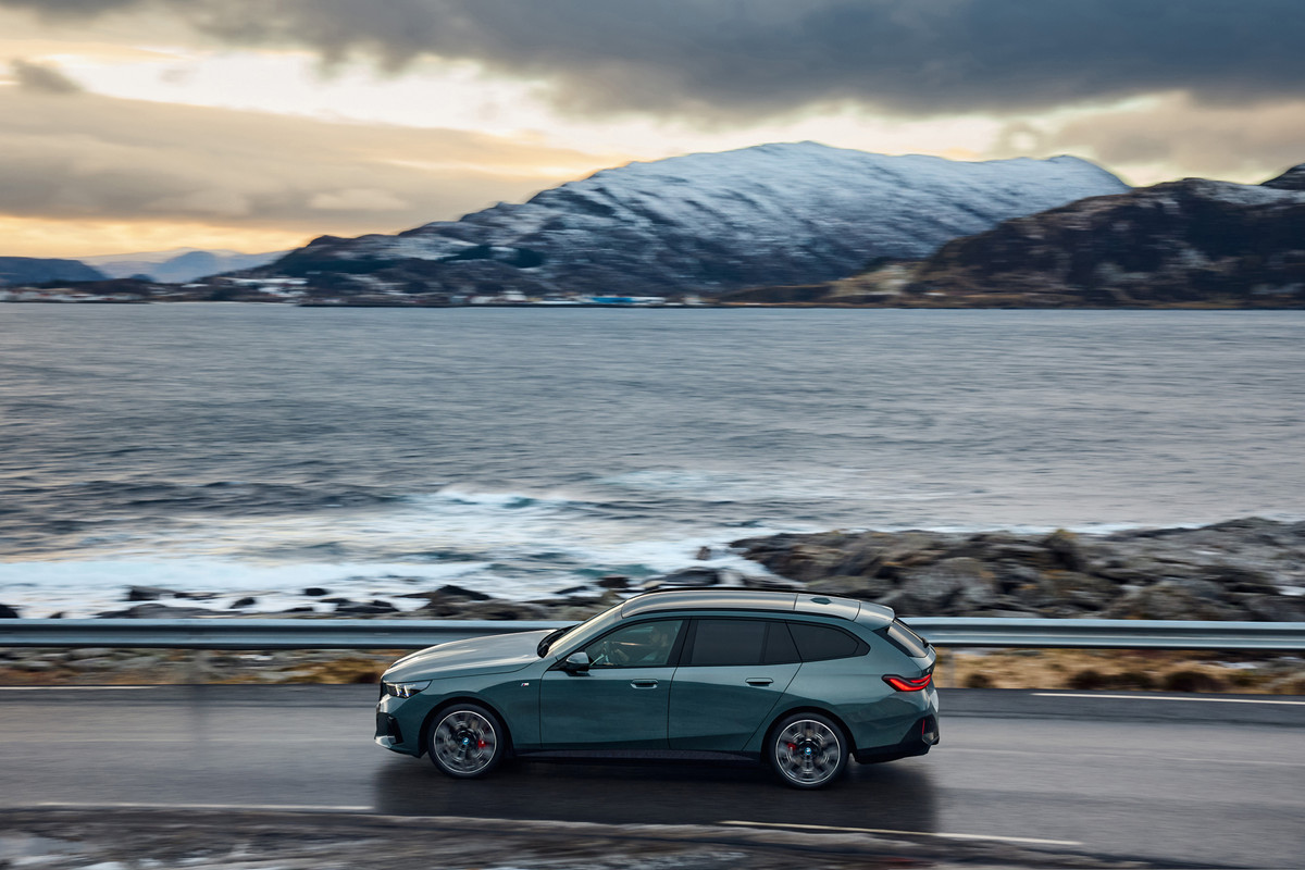 P90537316_highRes_the-new-bmw-i5-edriv