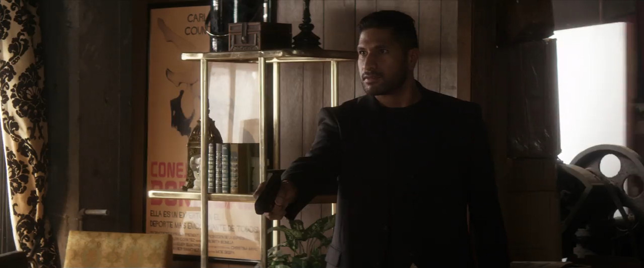 Parker 2013 BluRay [Hindi + English] 480p 720p ESub Screenshot
