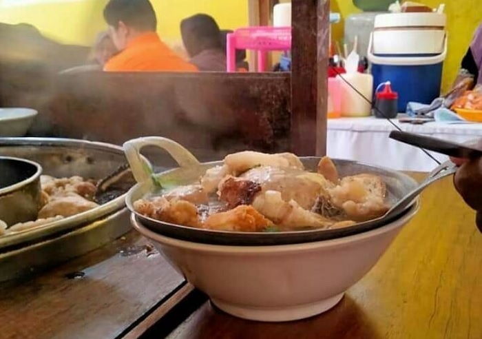 Bakso Wajan Mbak Handa, rekomendasi tempat makan siang enak di Semarang.