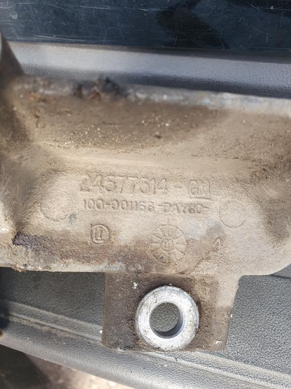 Кронштейн крепления двигателя