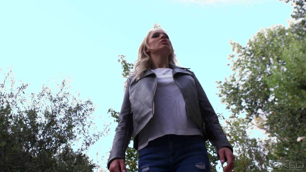 vlcsnap-2023-08-18-01h34m21s755