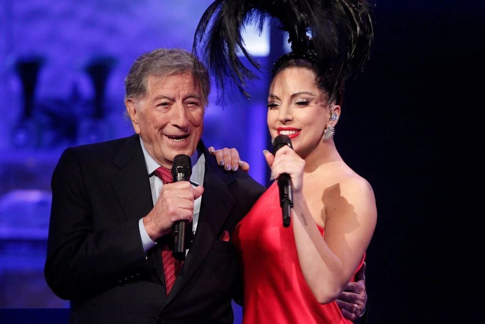 11-26-14-The-View-Performance-001.webp