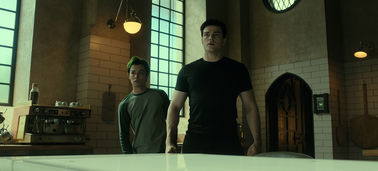 Titans.S03E02.Red.Hood.1080p.10bit.HMAX.WEB-DL.DD5.1.HEVC-Vyndros.mkv_snapshot_18.50_[2021.08.16_23.