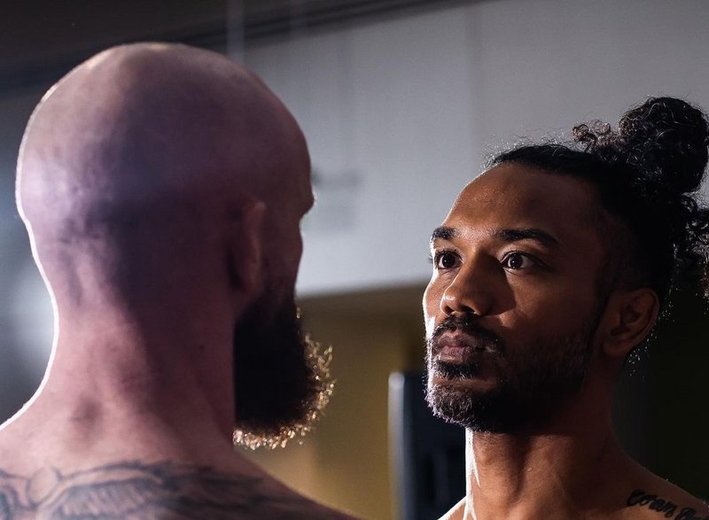 Бенсън Хендерсън доминира над Питър Куили в Дъблин