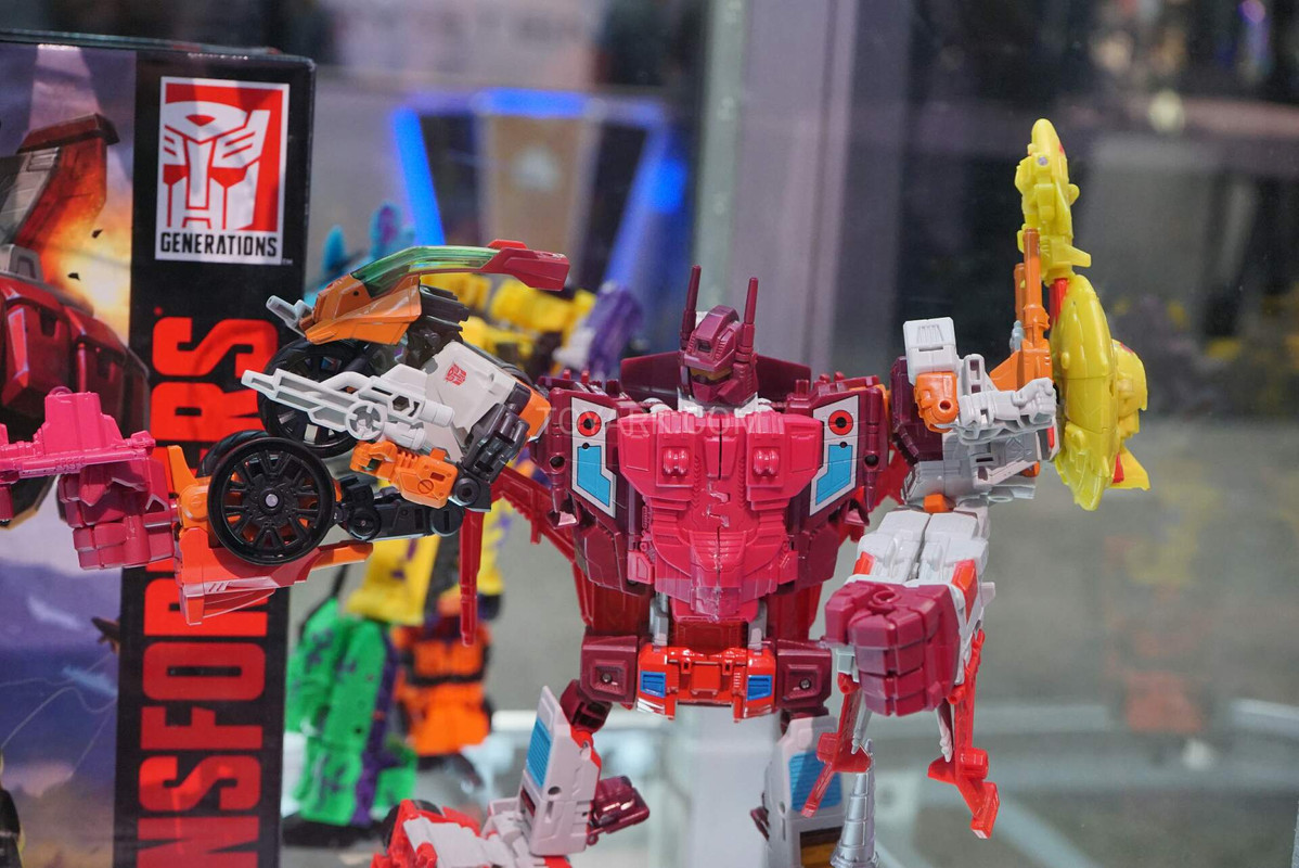 SDCC2016-Transformers-Titans-Return-009