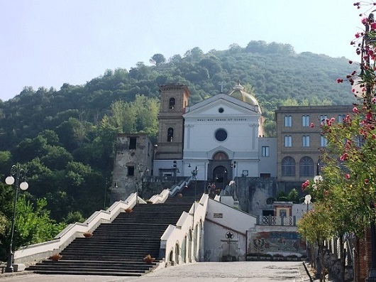 Santuario di Santa Maria a Parete dedicato all'Immacolata Regina delle Vittorie (Liveri) dans Apparizioni mariane e santuari Santuario-di-Santa-Maria-a-Parete-dedicato-all-Immacolata-Regina-delle-Vittorie-Liveri