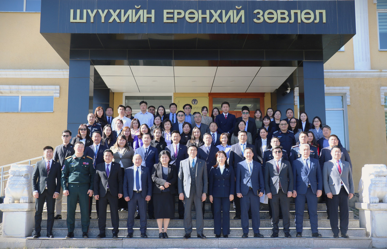 Хууль зүй, дотоод хэргийн сайд С.Амарсайхан Шүүхийн ерөнхий зөвлөлийн үйл ажиллагаатай танилцлаа