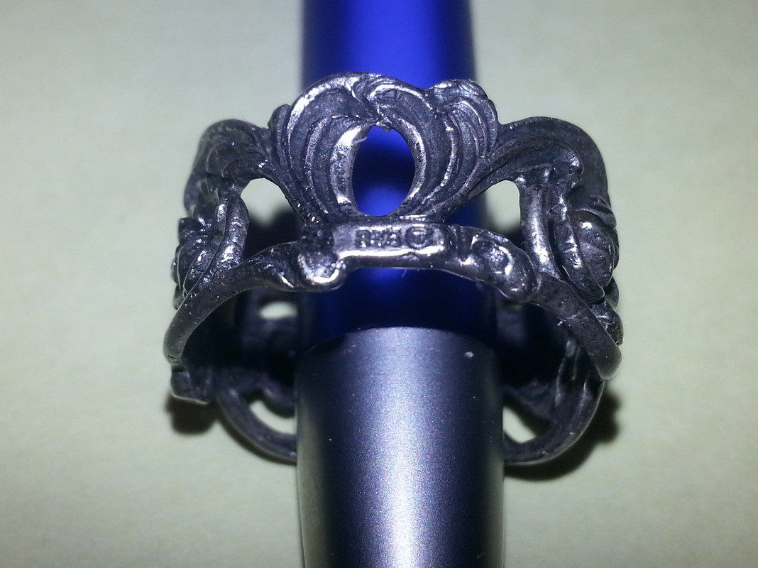 835C
