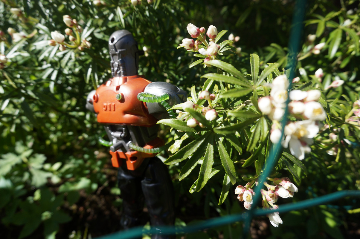 Toxic robot pruning trees and bushes. 9532-EF9-D-6057-4278-83-EE-8488-D9170-FAD