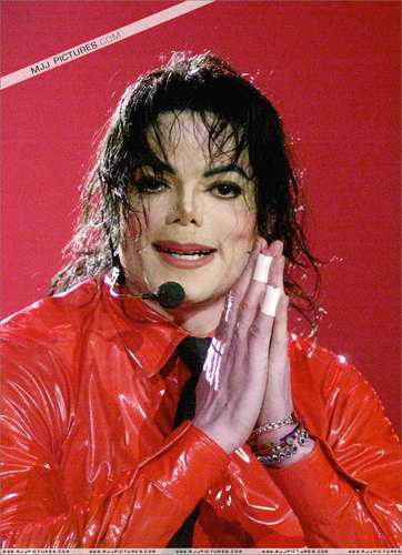 Dangerous-Live-2002-michael-jackson-21745870-362-500.jpg