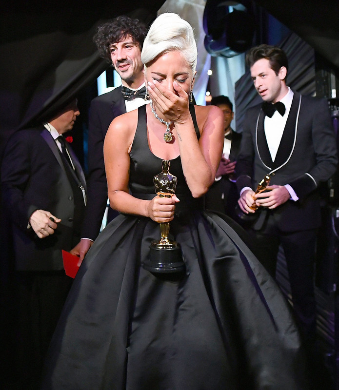 Lady-Gaga-Backstage-Oscars-2019.jpg