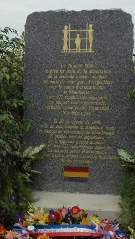 Monumento conmemorativo de la deportación de los 927 en la estación de Angulema