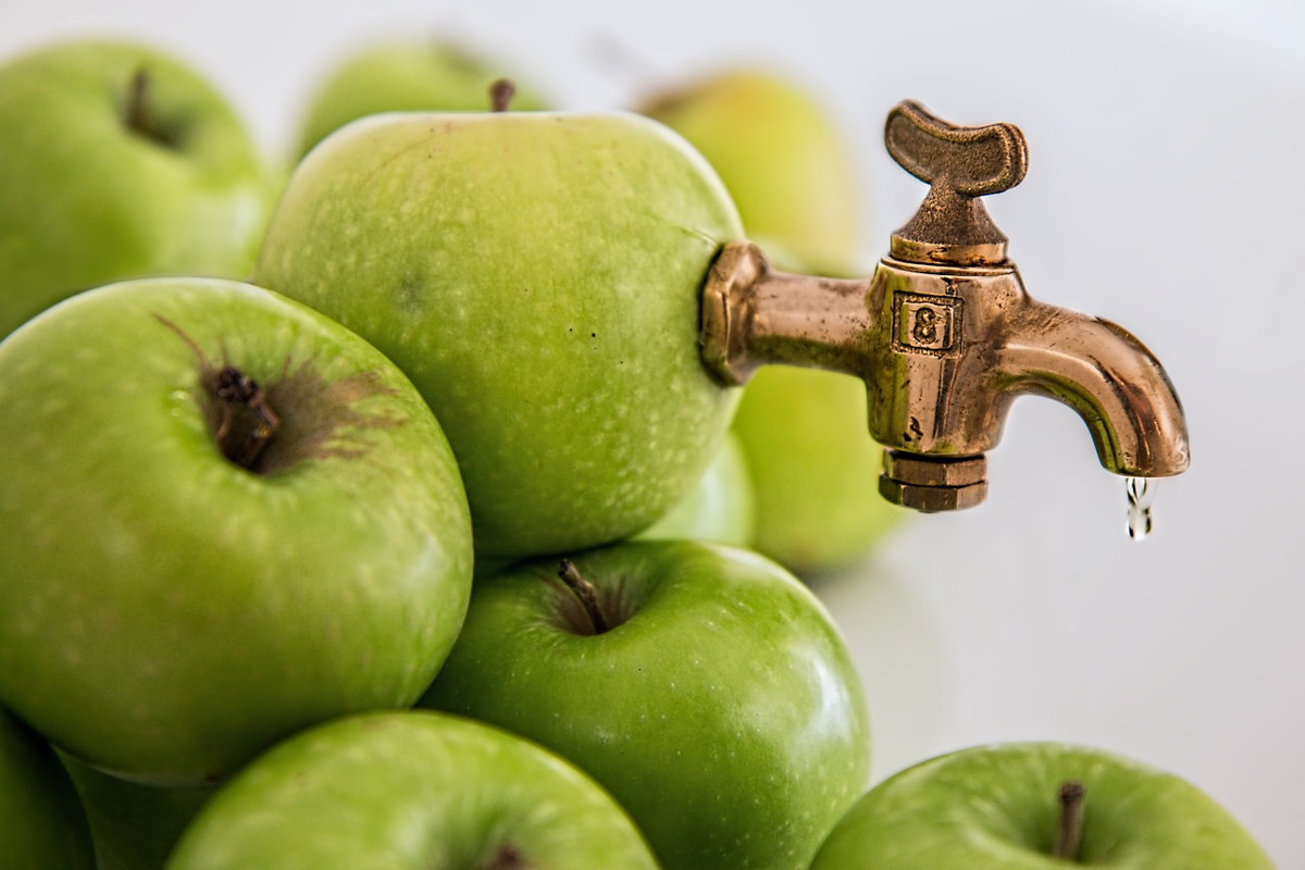 green-apple-juice-1055331-1280.jpg