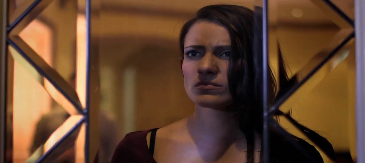Throwdown 2014 BluRay [Hindi + Tamil + English] 480p, 720p ESub Screenshot