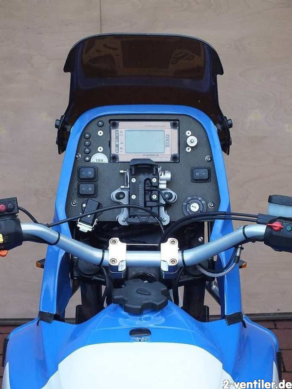 R100GS_Cockpit_Forum