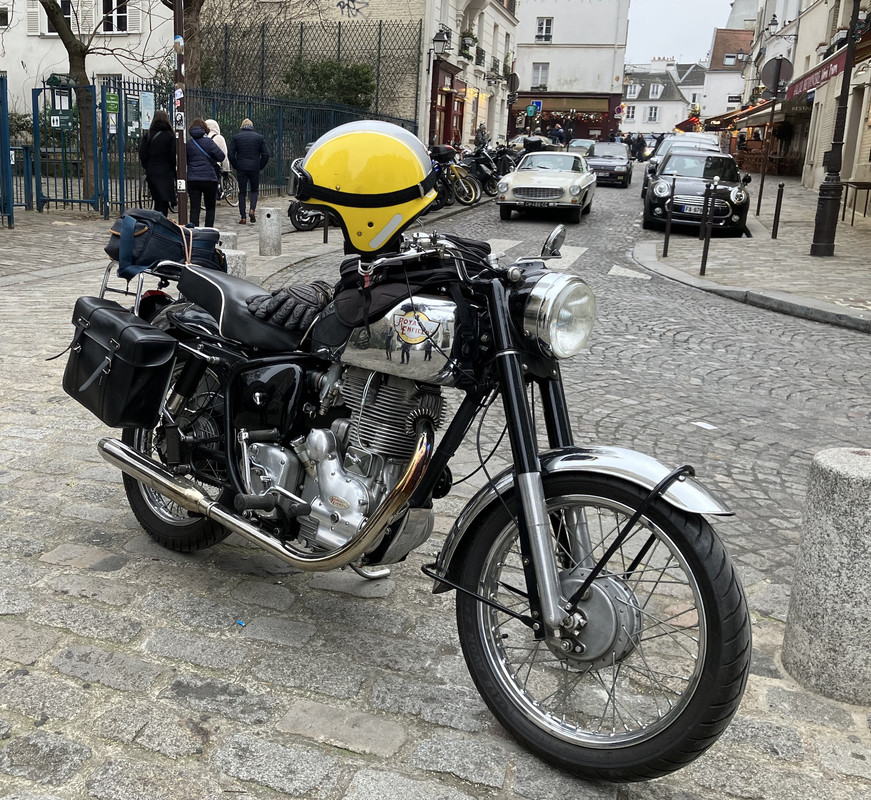 RE 500 BH à Paris