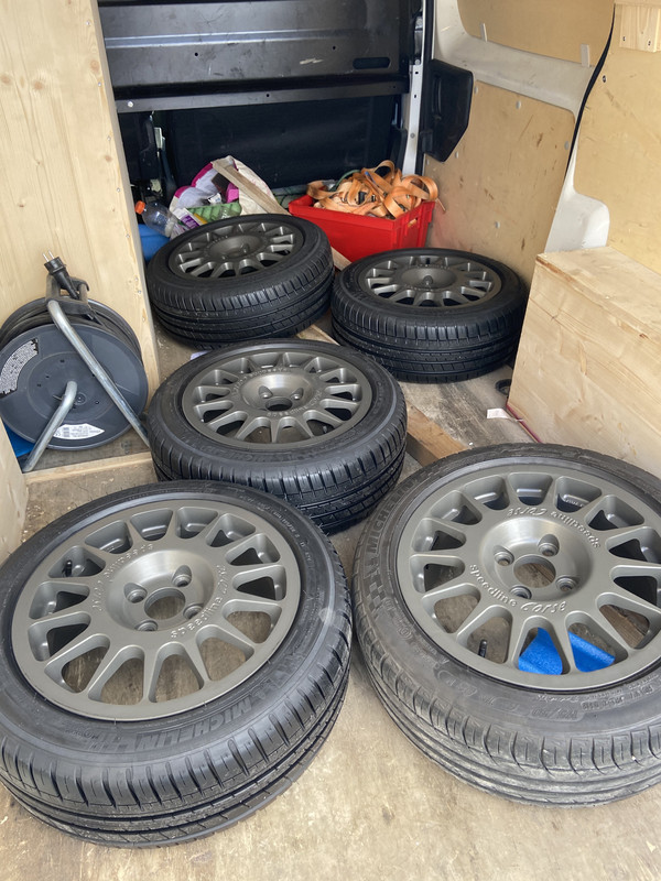 33FBF2BA-26D4-4F1D-A5A2-2AC3015893B6