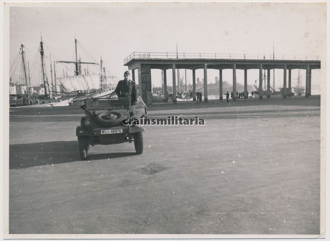 Foto Volkswagen Kübelwagen Typ 82 m. Wappen im H