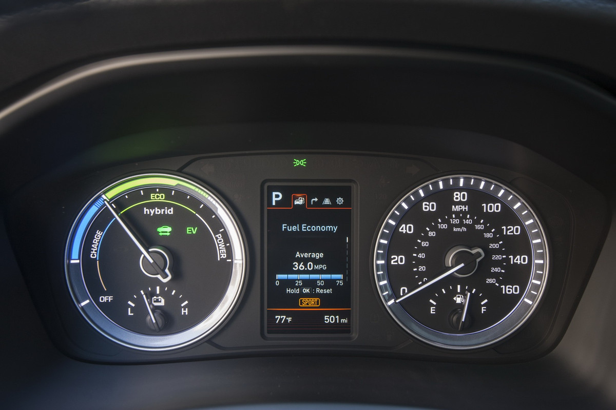 2018 Hyundai Sonata Hybrid (2)