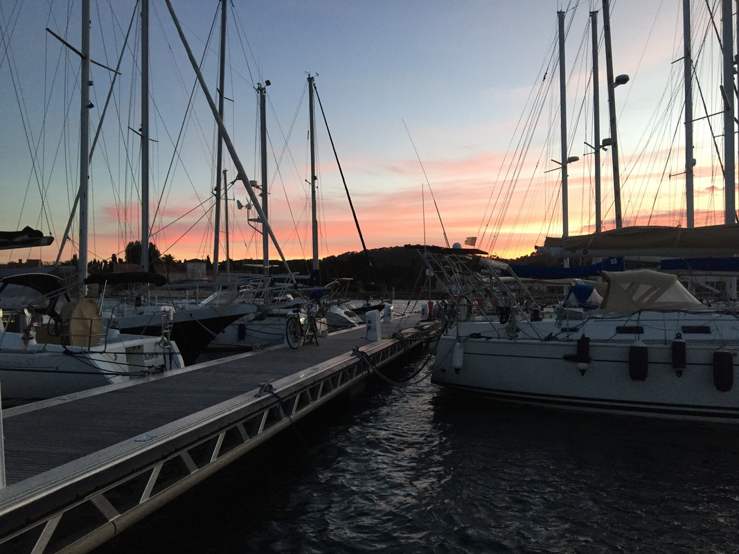 65F89DAA-4659-48E9-AC47-05E5C29820CB