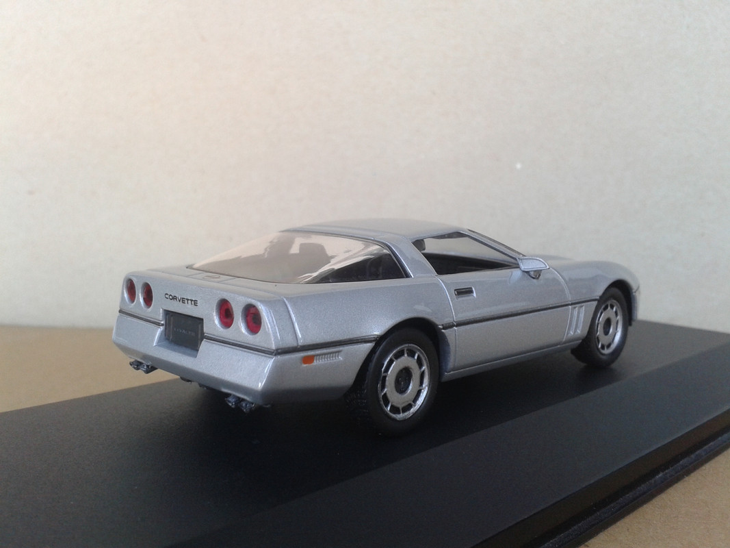 1984 Chevrolet Corvette C4 (Universal Hobbies – nº37 James Bond Car Collection) (7)
