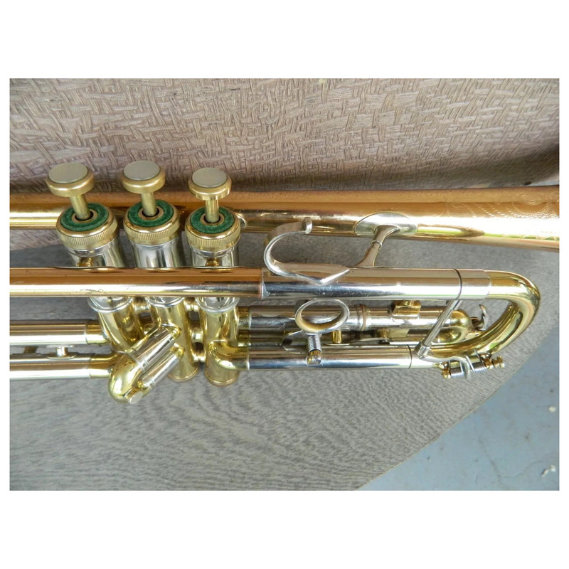 Olds 1961 Recording Trumpet with Case Serial 385454 (7)