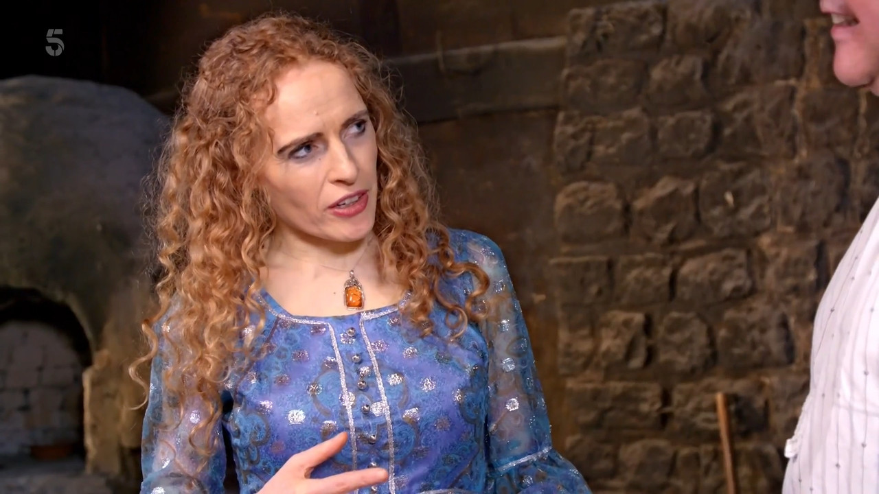 2023-01-14_20_30_Channel5_Secrets-of-the-Royal-Palaces_3x2.mp4_snapshot_49.11.264
