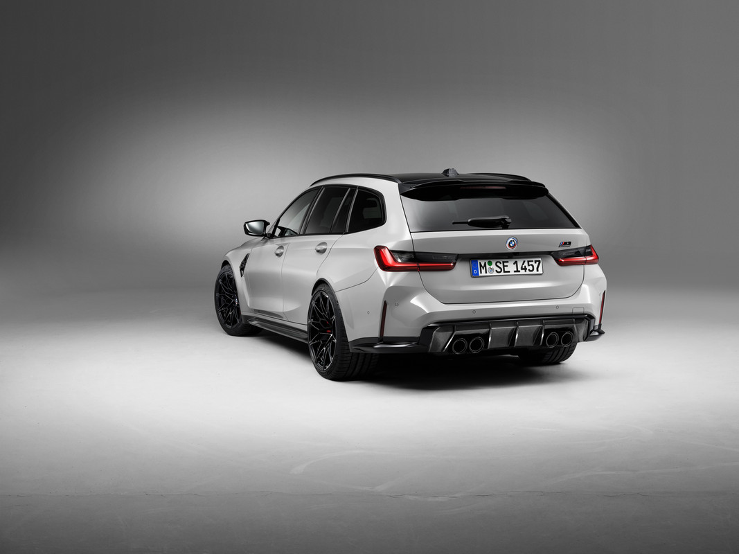 P90468268_highRes_the-first-ever-bmw-m