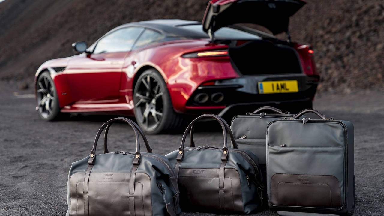 2019 Aston Martin DBS Superleggera (13)