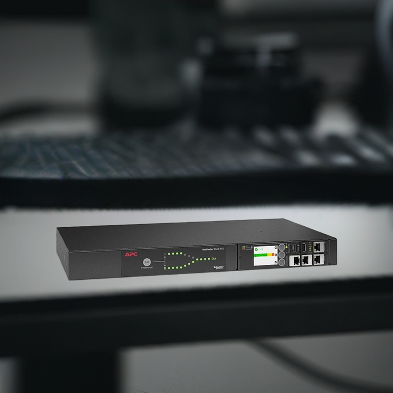 Traseira da Chave de Transferência APC com conectores C13 e C20
